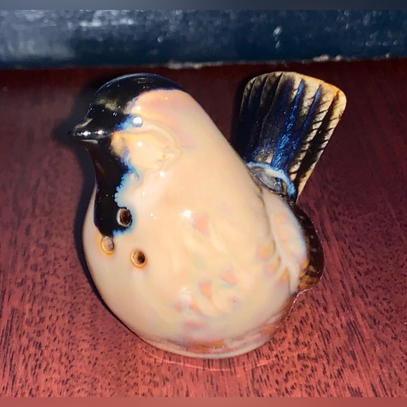 Mid Century Vintage Glazed Ceramic Figural Bird Salt/Pepper Shaker - Picture 7 of 16